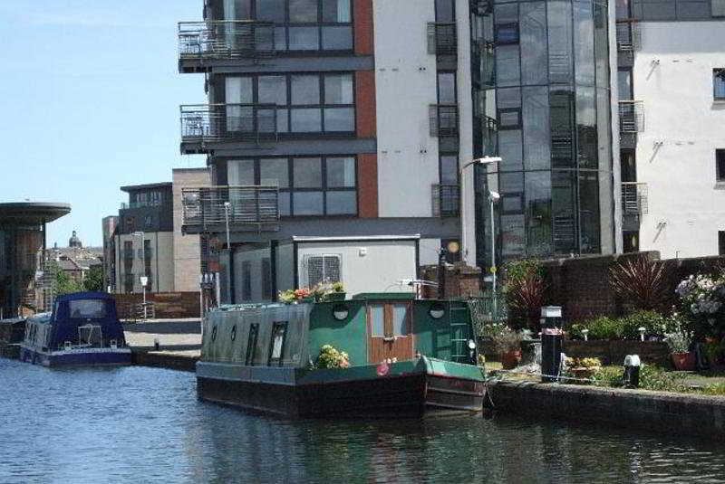 Botel - Houseboats 4*