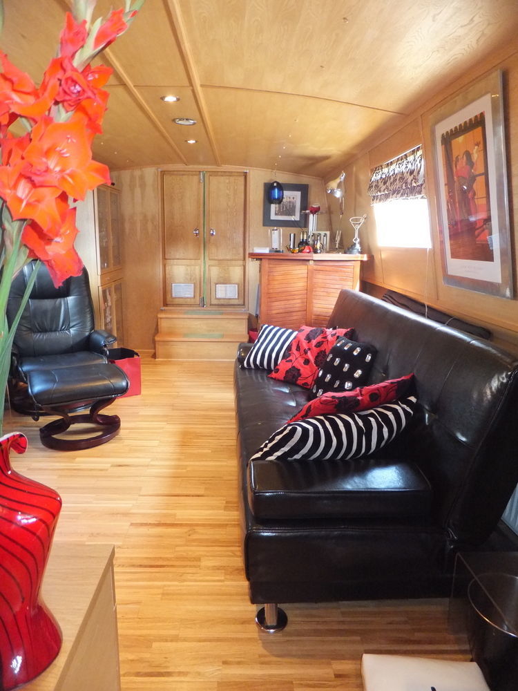- Houseboats Edinburgh