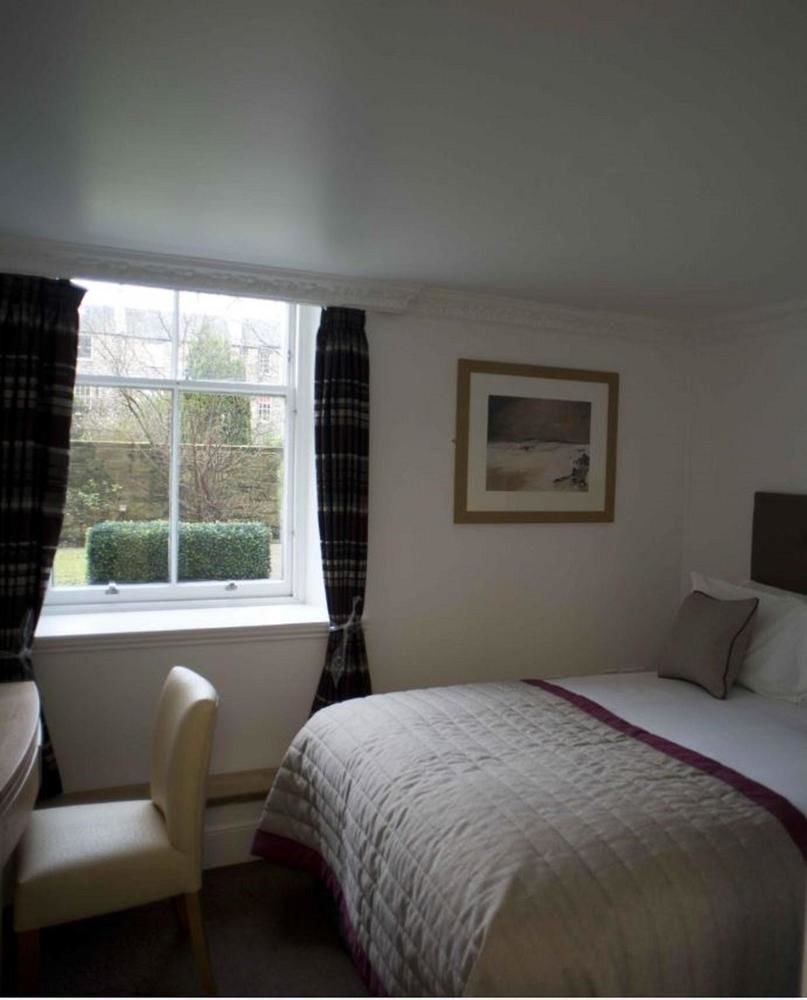 Fountain Court - Royal Garden 4* Edinburgh