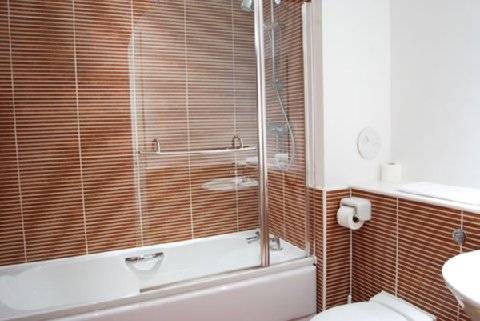 Hot-el-apartments Waterfront Aparthotel 4*