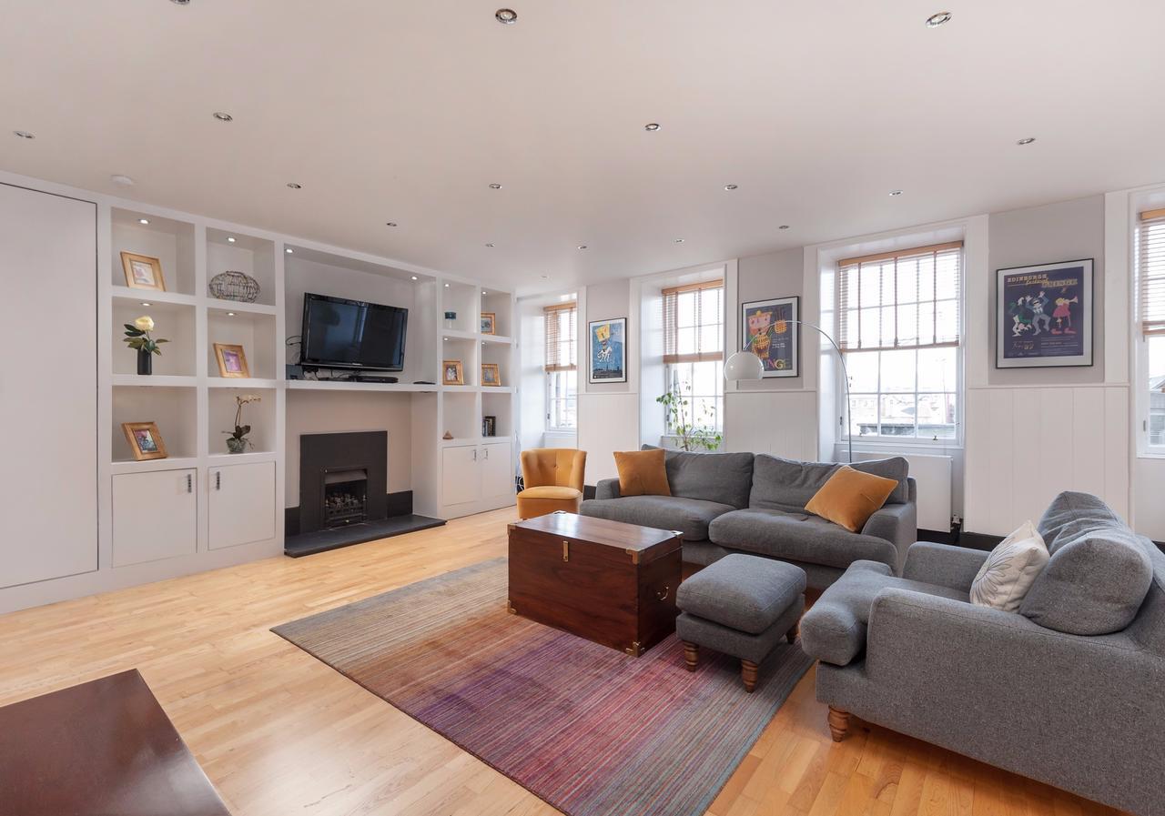 Parliament Sq Apartment Edinburgh