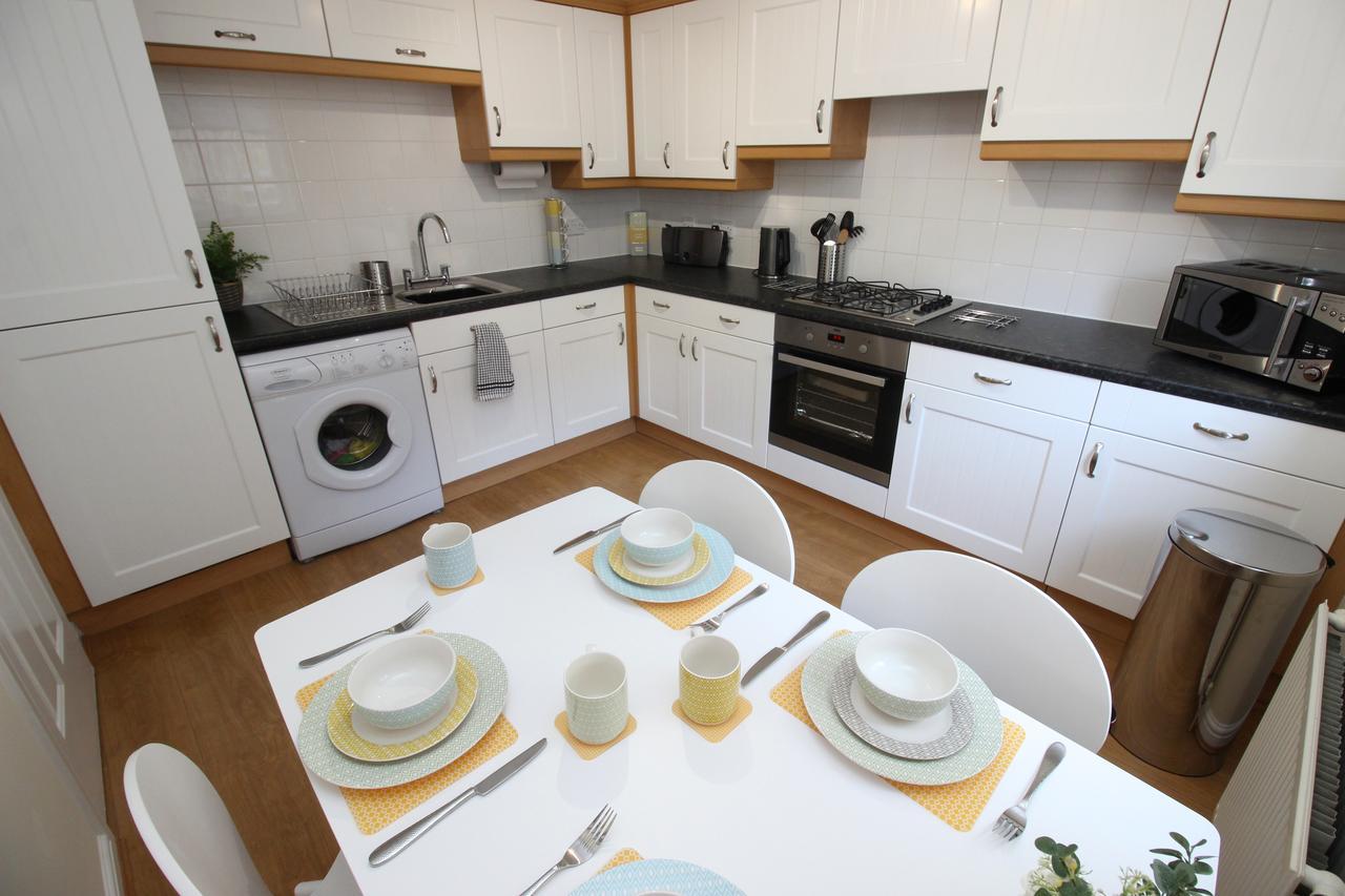 Dicksonfield Apartment *