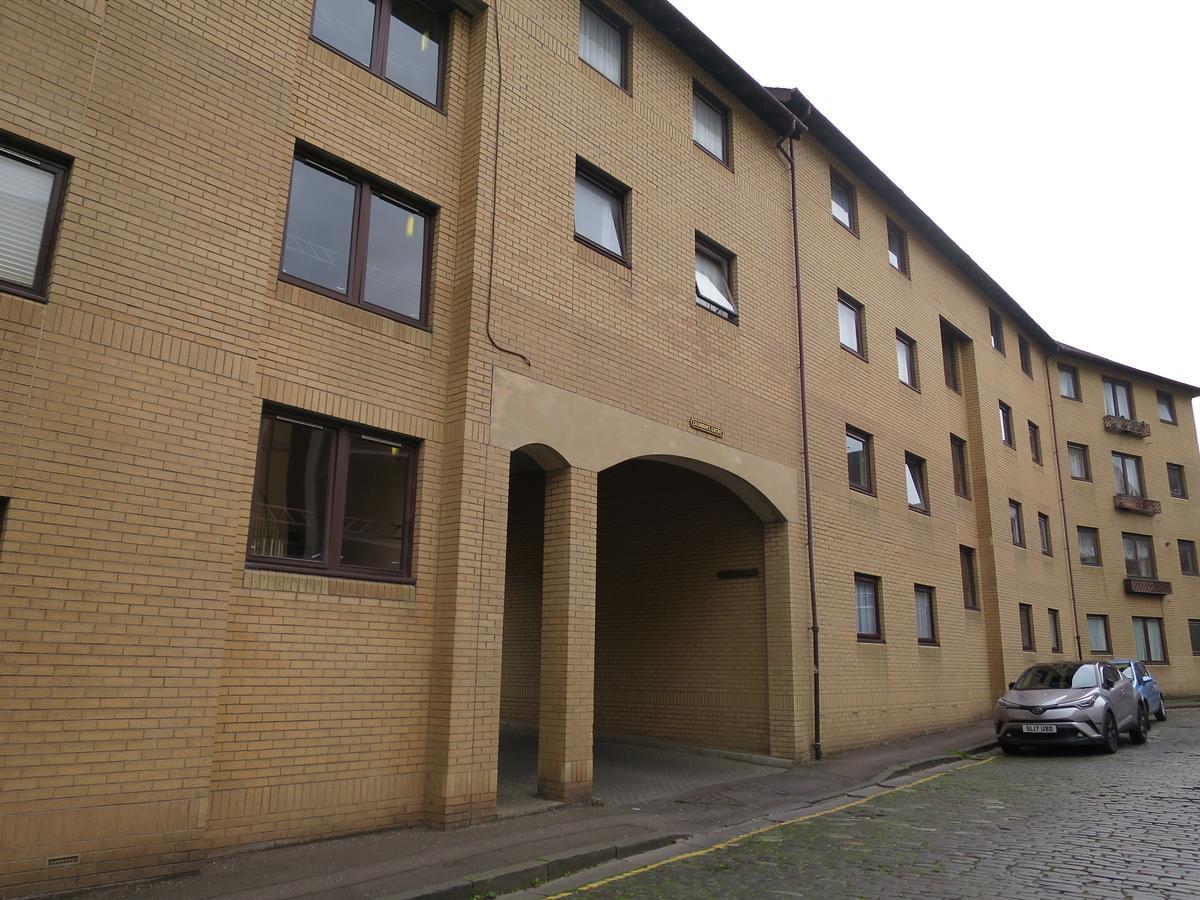 Gilmours Entry