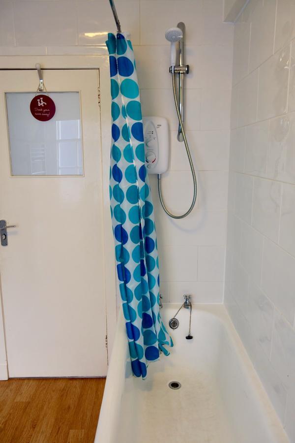 1 Bedroom Near Castle Sleeps 2 Apartment Edinburgh