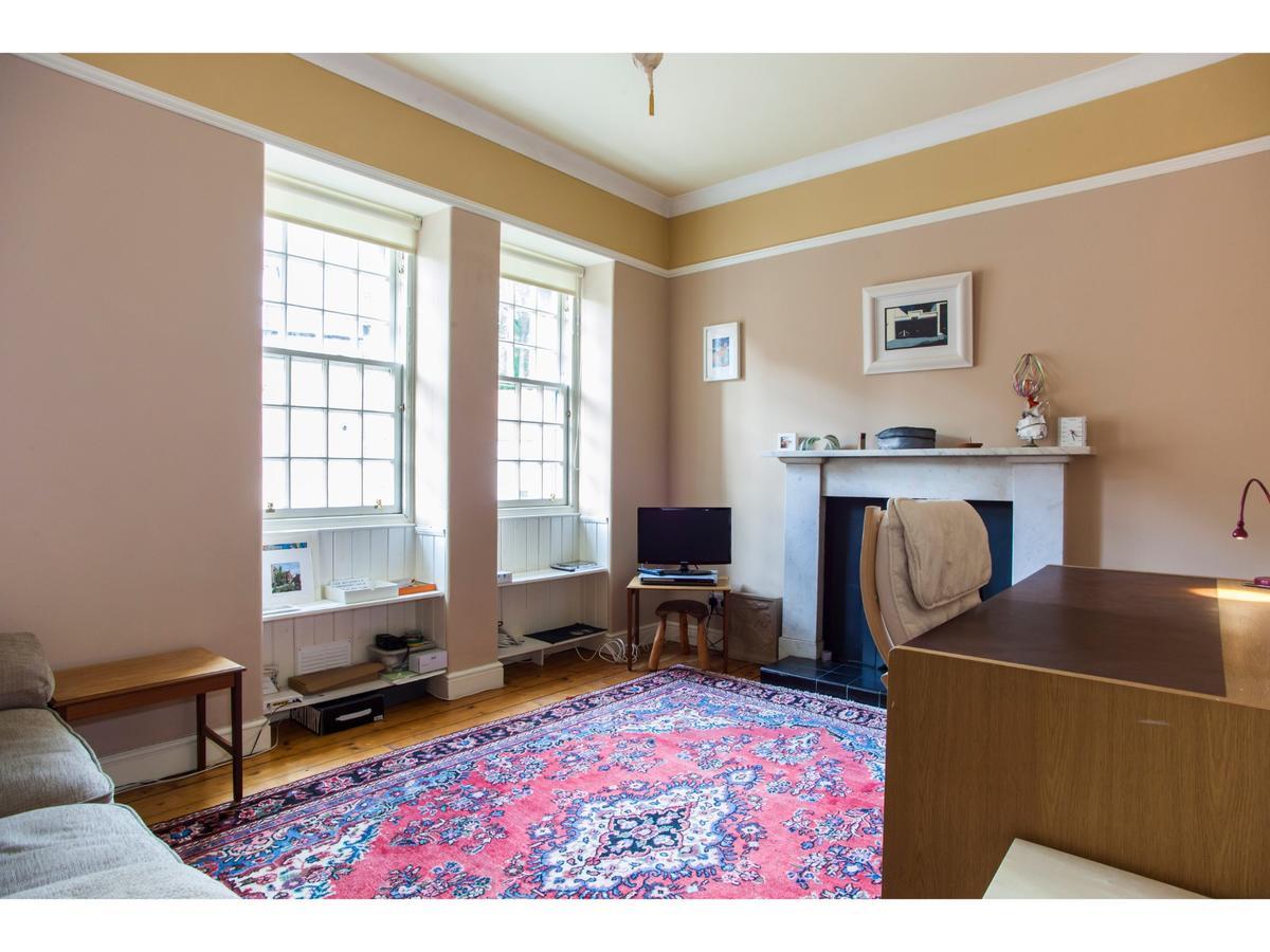Apartment Historic Dean Village Treasure, Sleeps 4 *