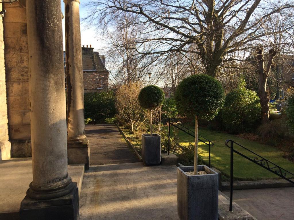 Bed & Breakfast Claremont House 5*
