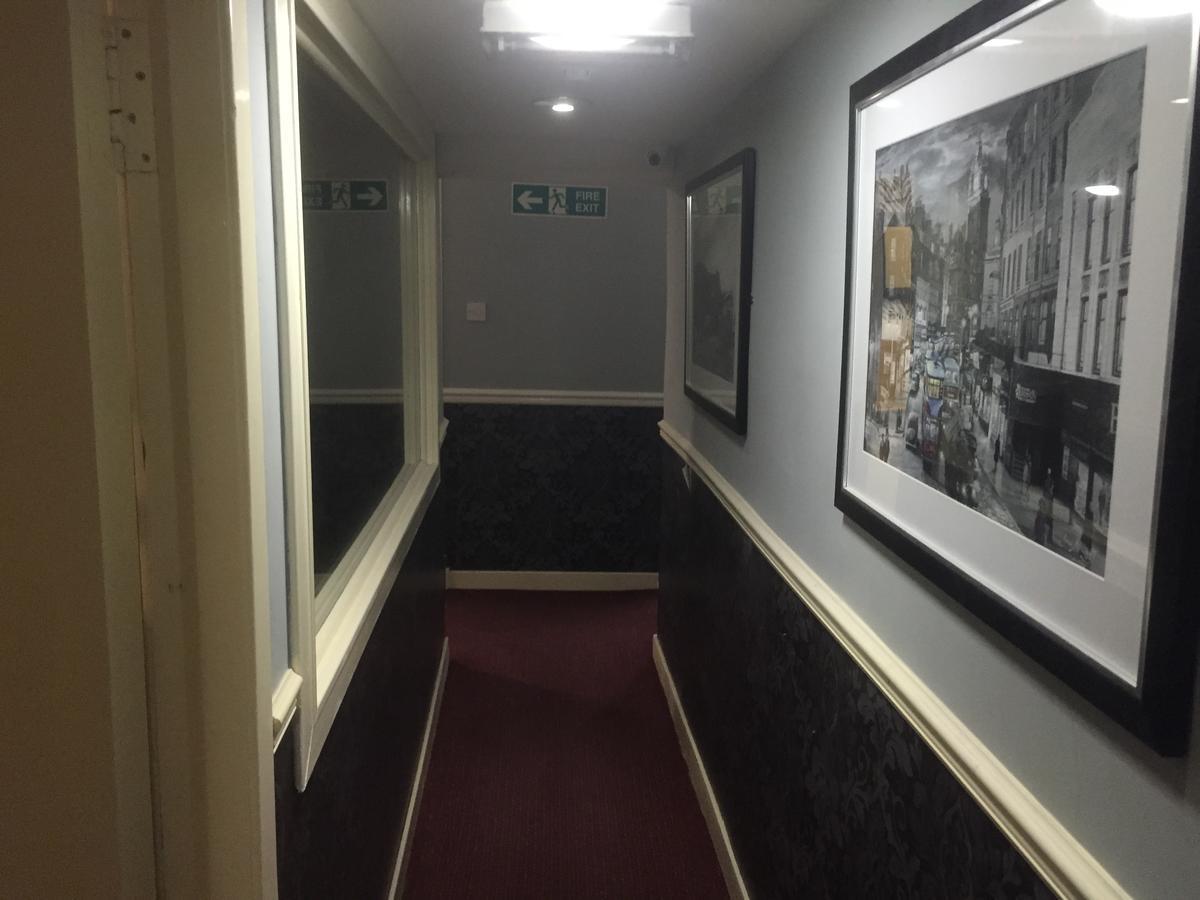Bobby's Bunkhouse Hostel *