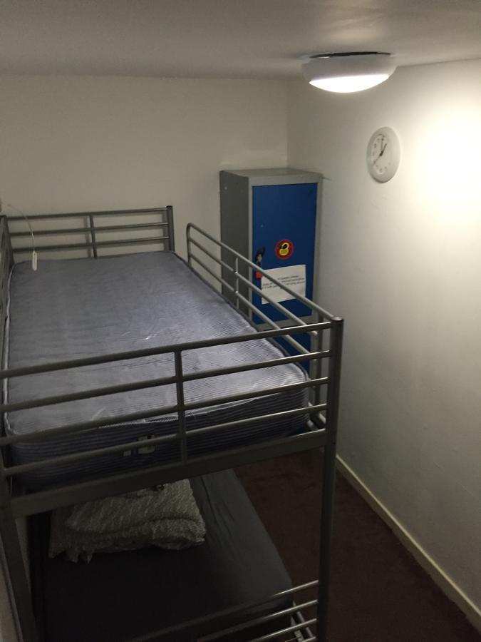 Bobby's Bunkhouse Hostel *