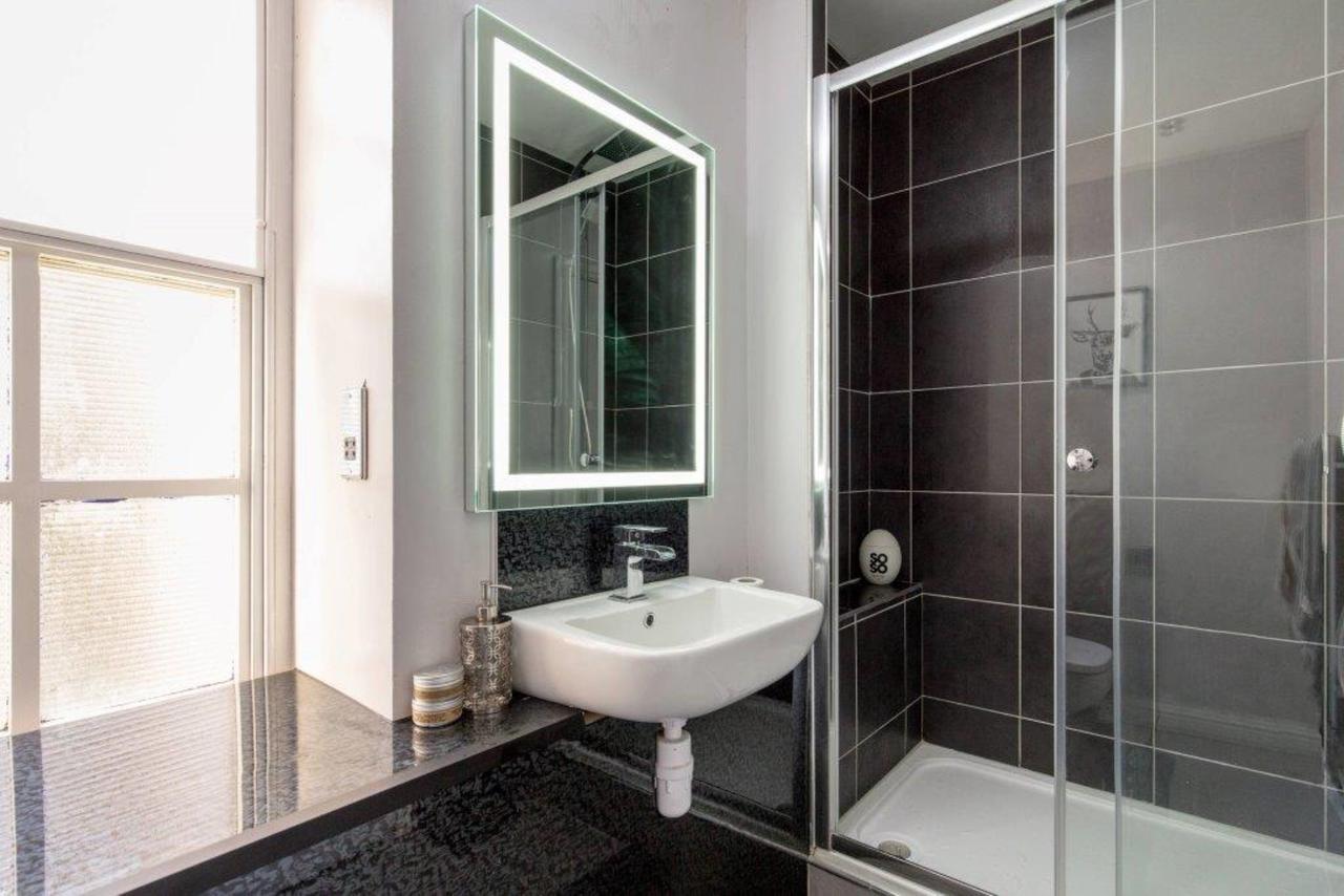 Beautiful Newly Decorated Flat On The Royal Mile! *