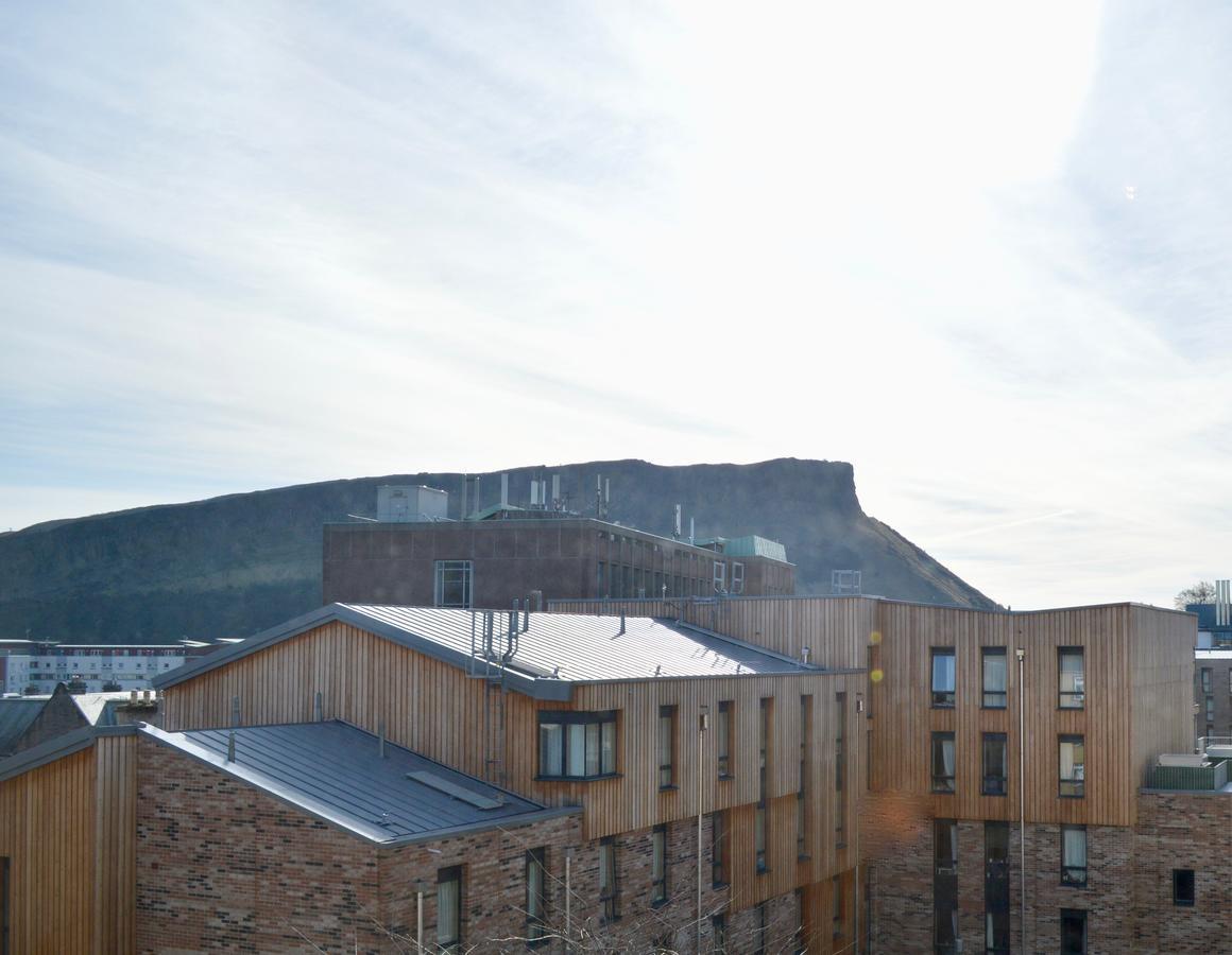 Crags View On The Royal Mile Apartment *