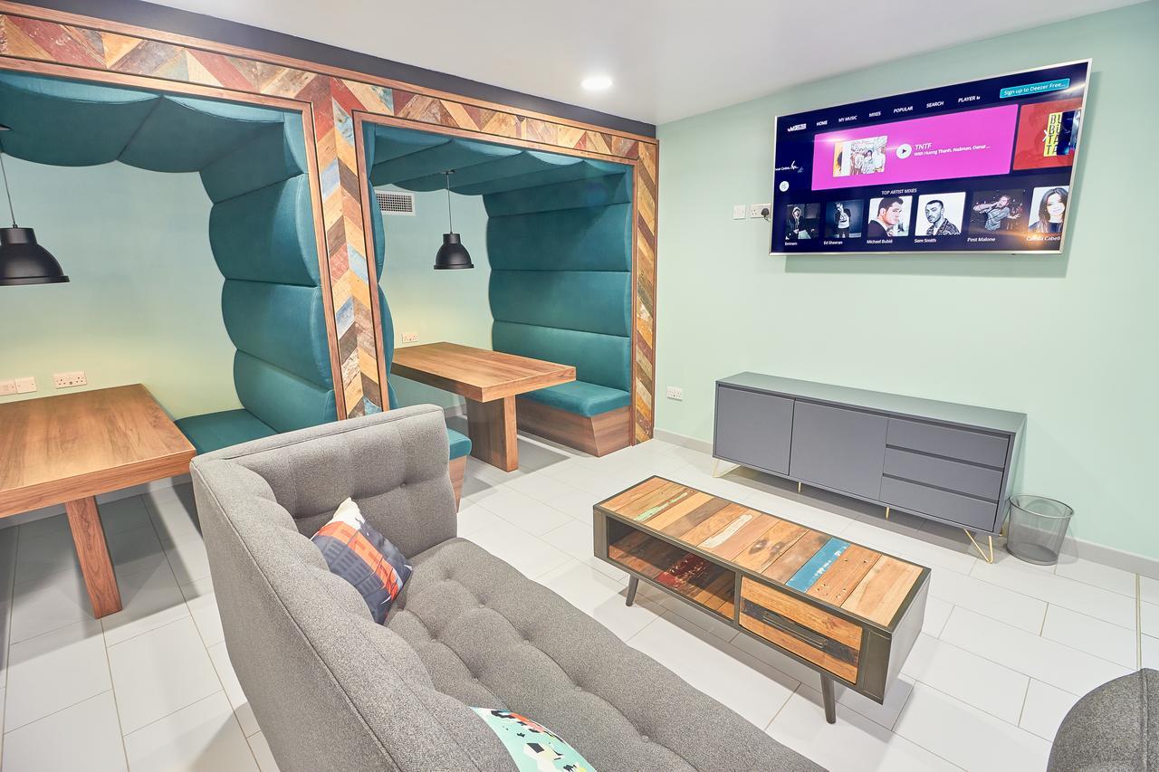 Destiny Student - Meadow Court Apartment