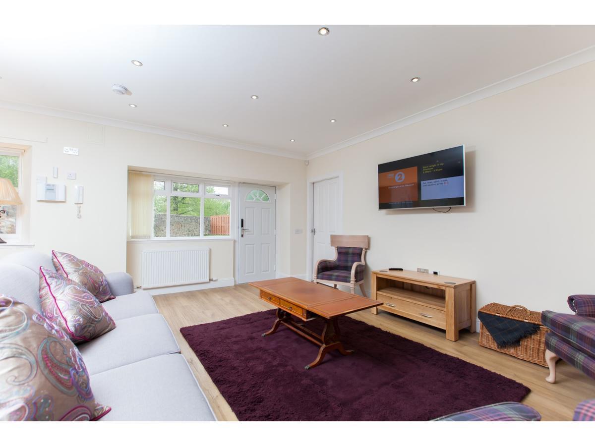 Historic Stone Built 4br For 8 W/parking * Edinburgh