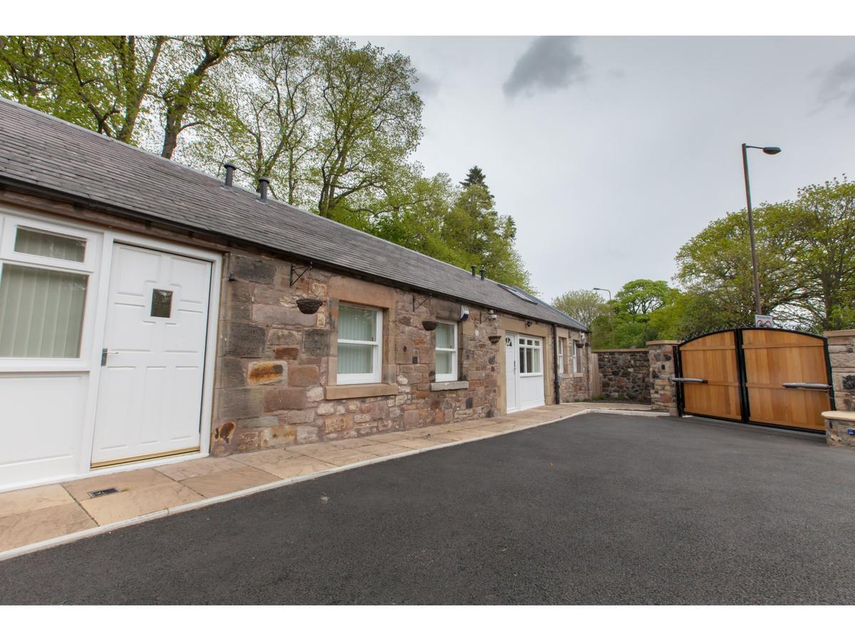 Historic Stone Built 4br For 8 W/parking Apartment Edinburgh