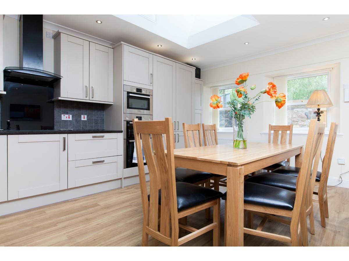 Apartment Historic Stone Built 4br For 8 W/parking Edinburgh