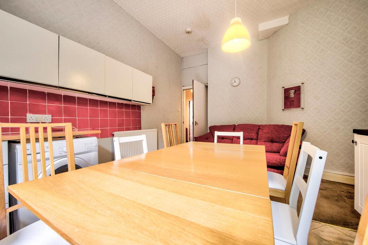 Apartment Spacious 4 Bedroom On The South Side