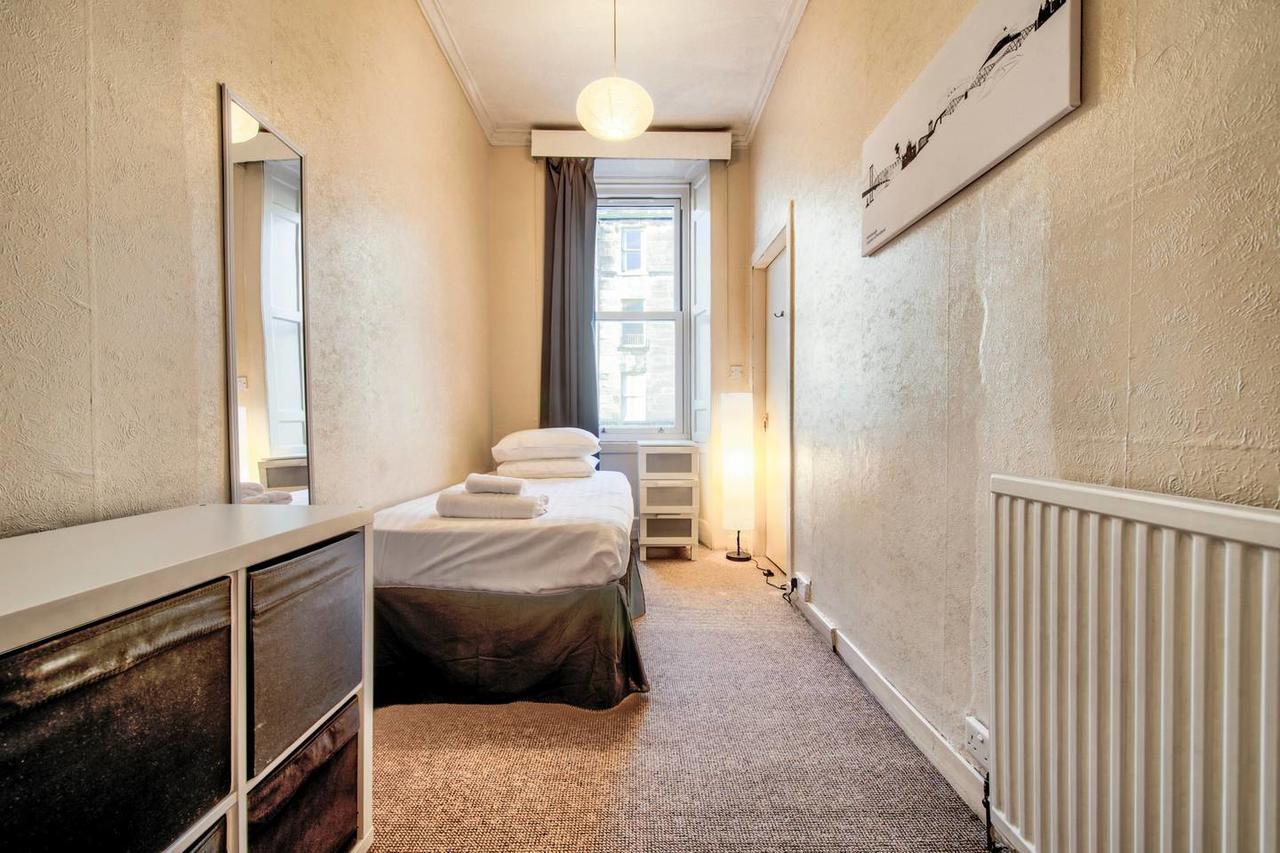 Spacious 4 Bedroom On The South Side Apartment Edinburgh