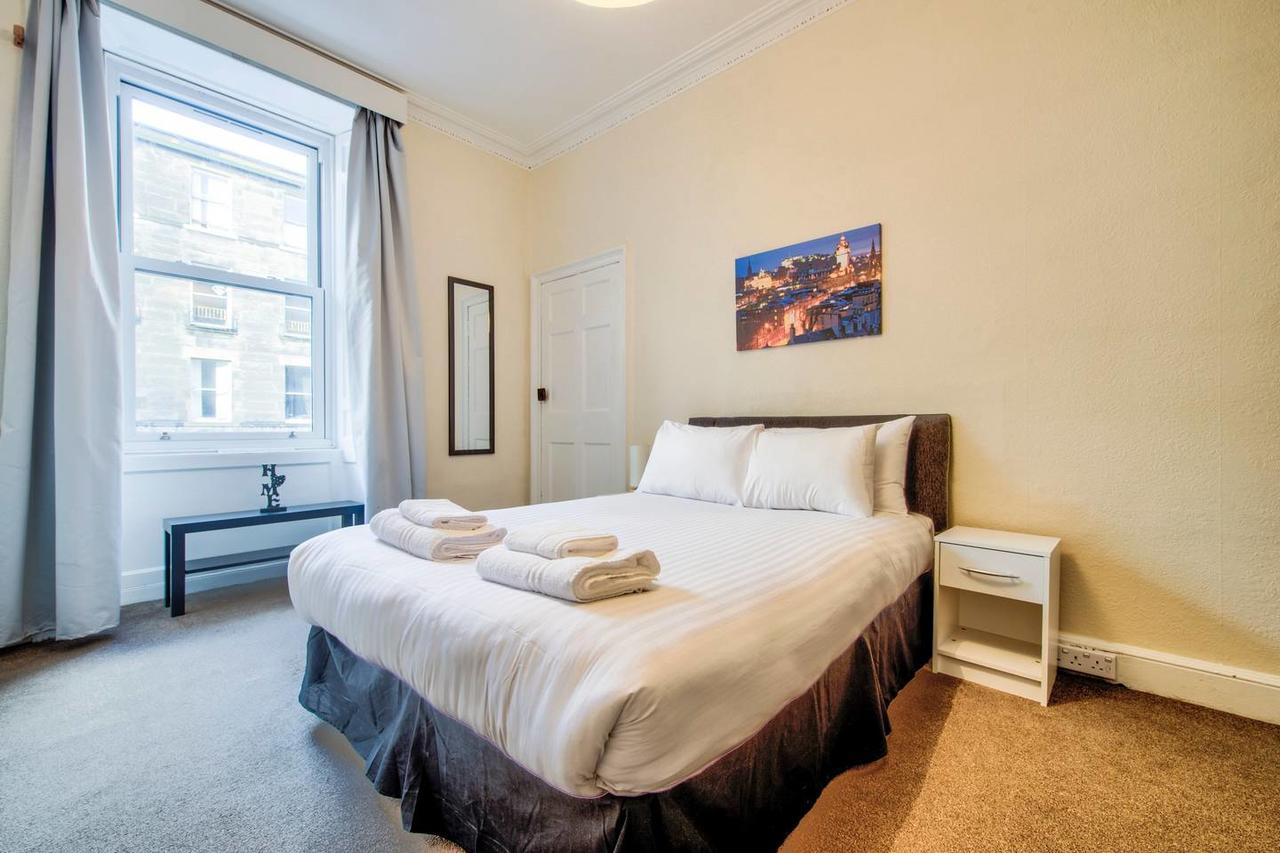 Spacious 4 Bedroom On The South Side Apartment