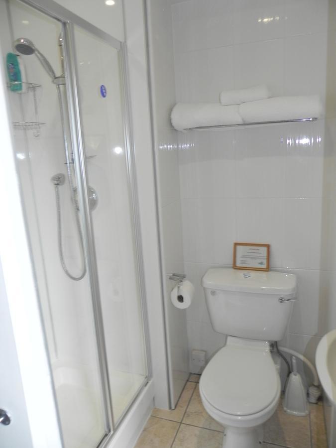 Ashlyn Guest house