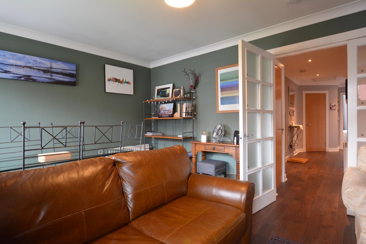Holyrood Park - Carparking Included! Apartment *