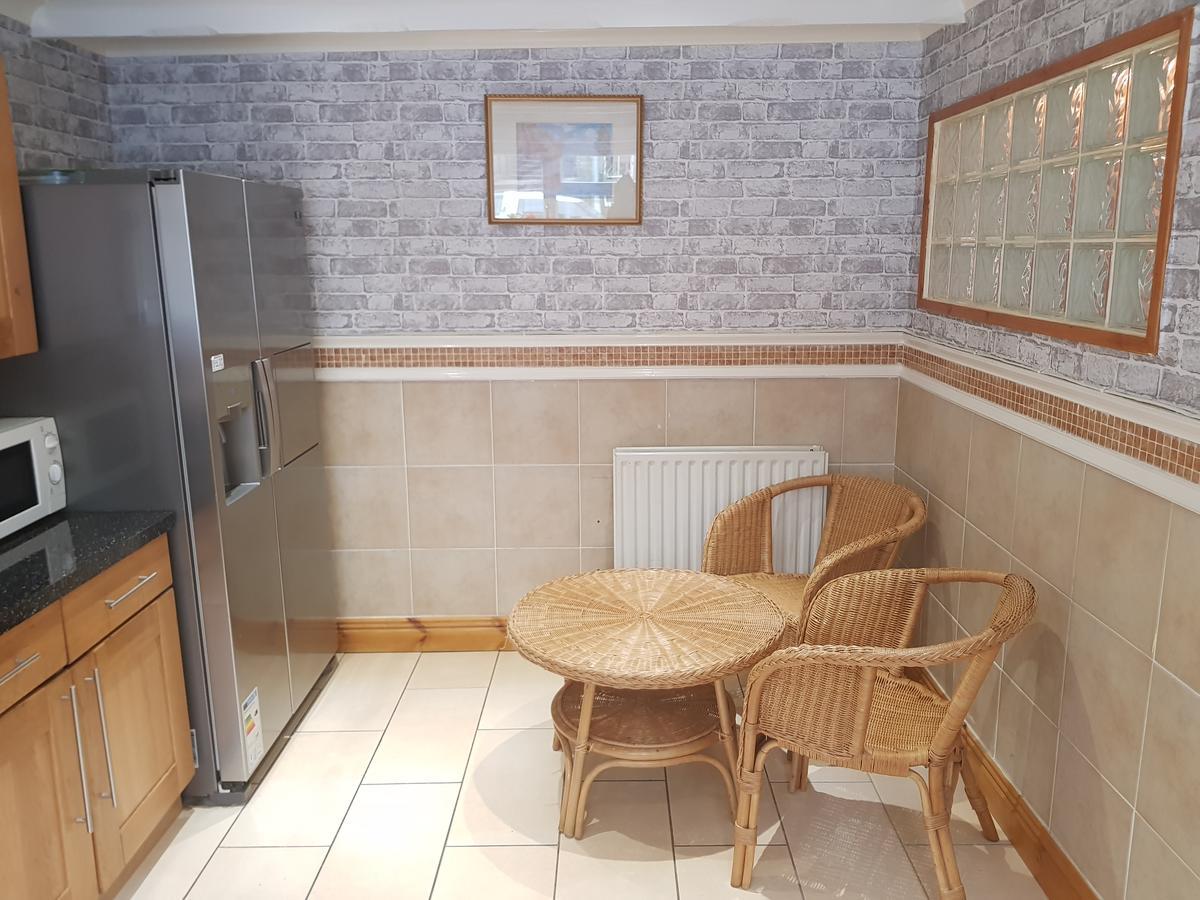 Newhaven Grand Apartment Edinburgh