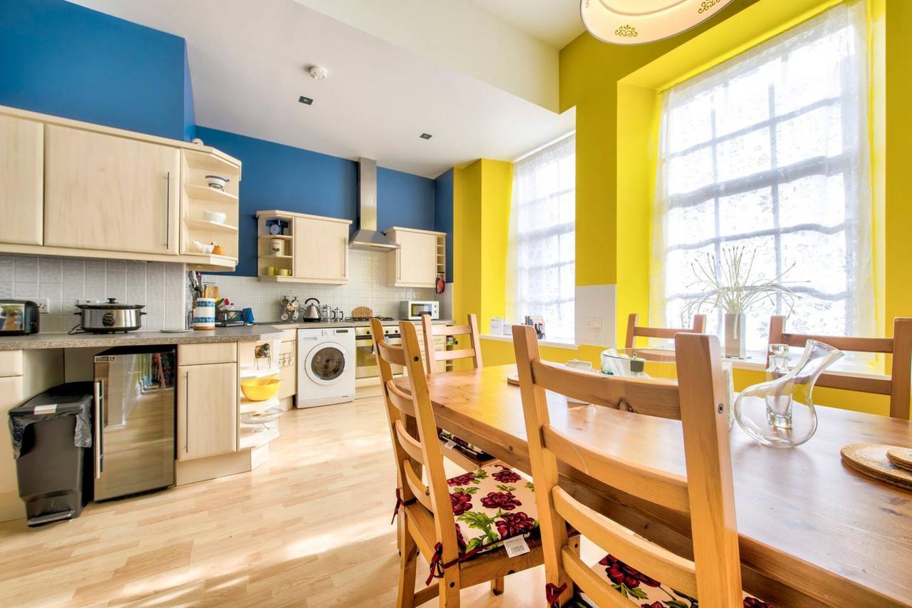 Holiday home Altido Lovely 3br Townhouse With Free Parking And Balcony *