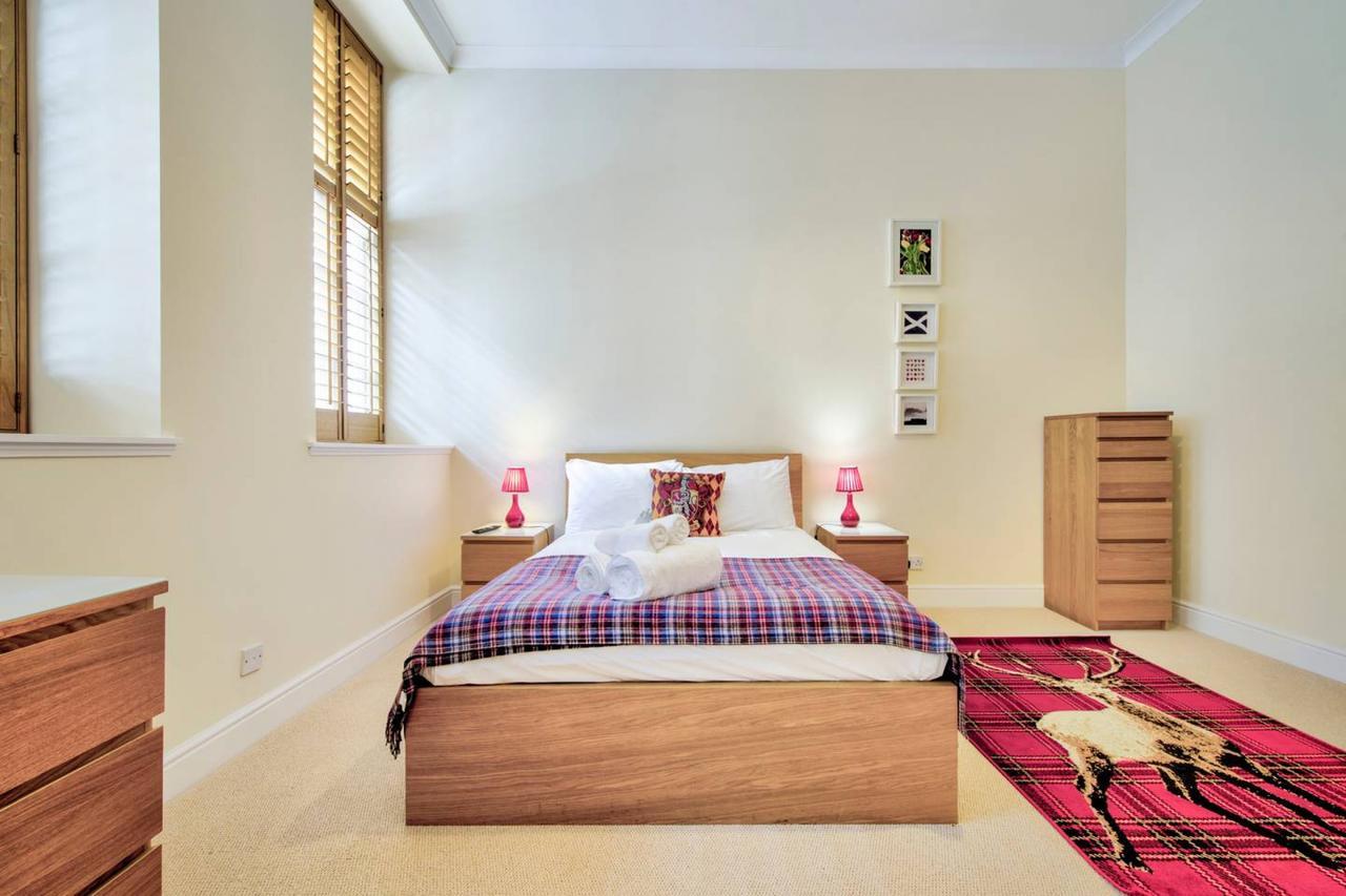 Holiday home Altido Lovely 3br Townhouse With Free Parking And Balcony Edinburgh