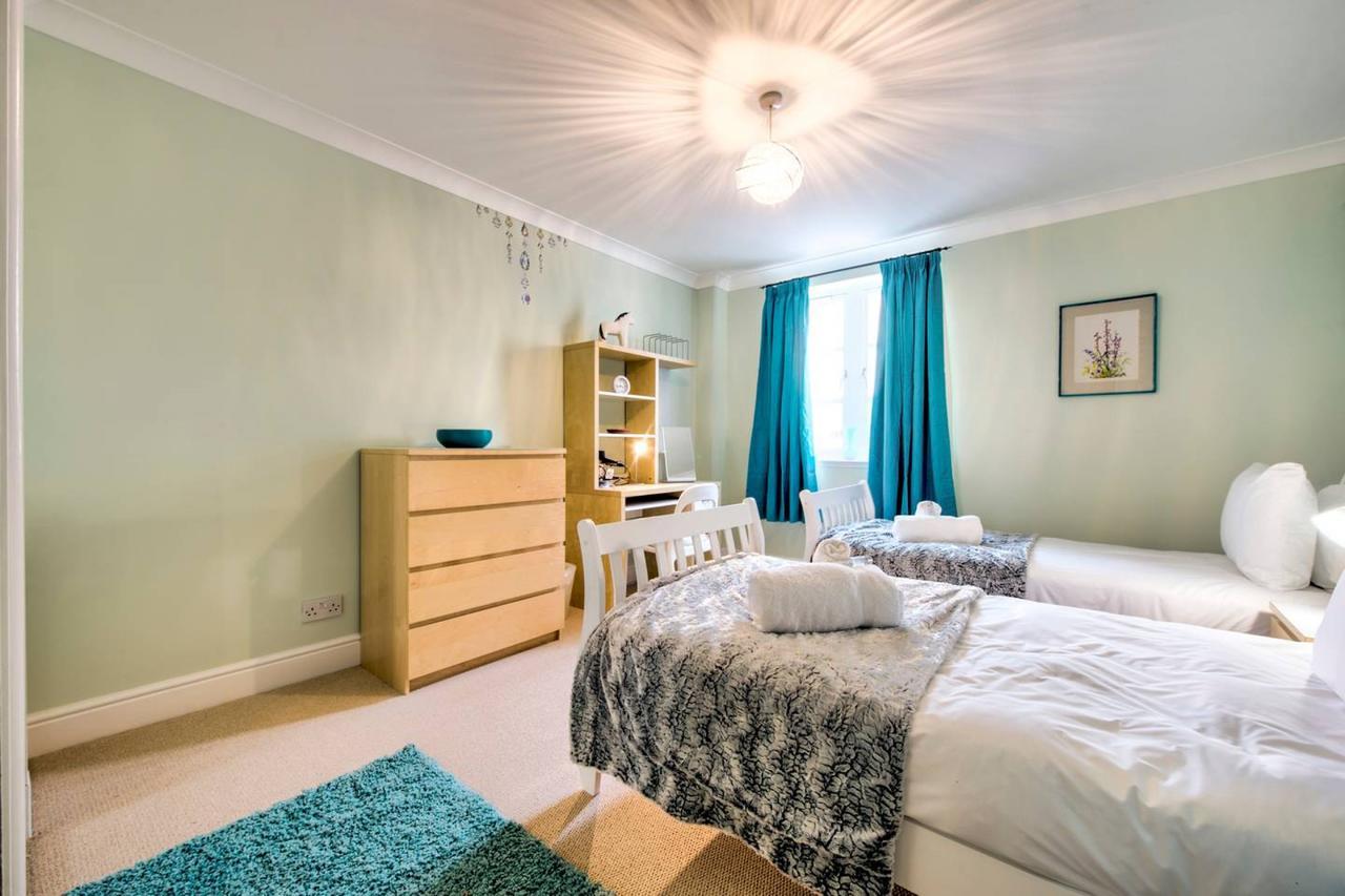 Holiday home Altido Lovely 3br Townhouse With Free Parking And Balcony Edinburgh