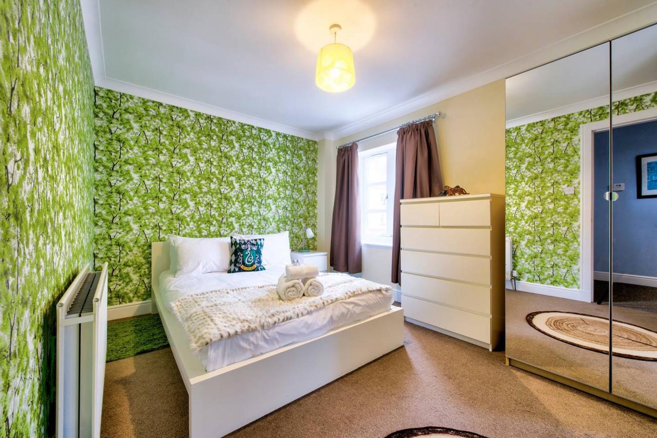 Altido Lovely 3br Townhouse With Free Parking And Balcony Holiday home