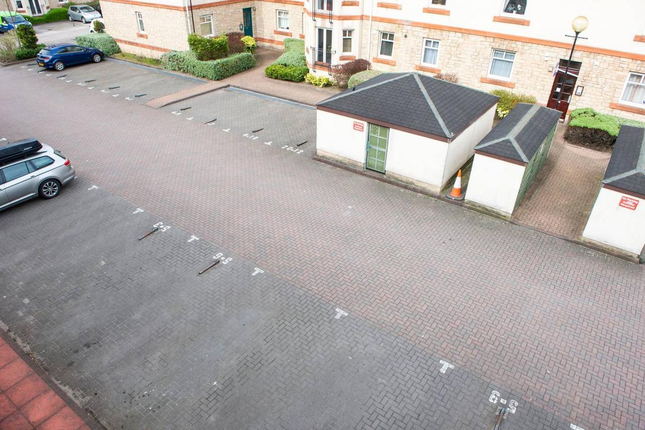Altido Lovely 3br Townhouse With Free Parking And Balcony *