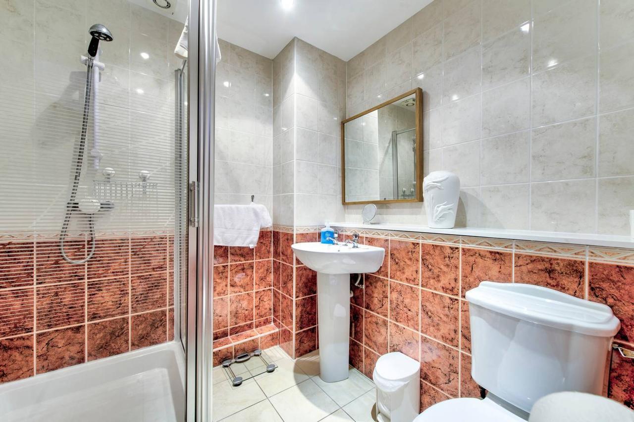 Altido Lovely 3br Townhouse With Free Parking And Balcony * EDI
