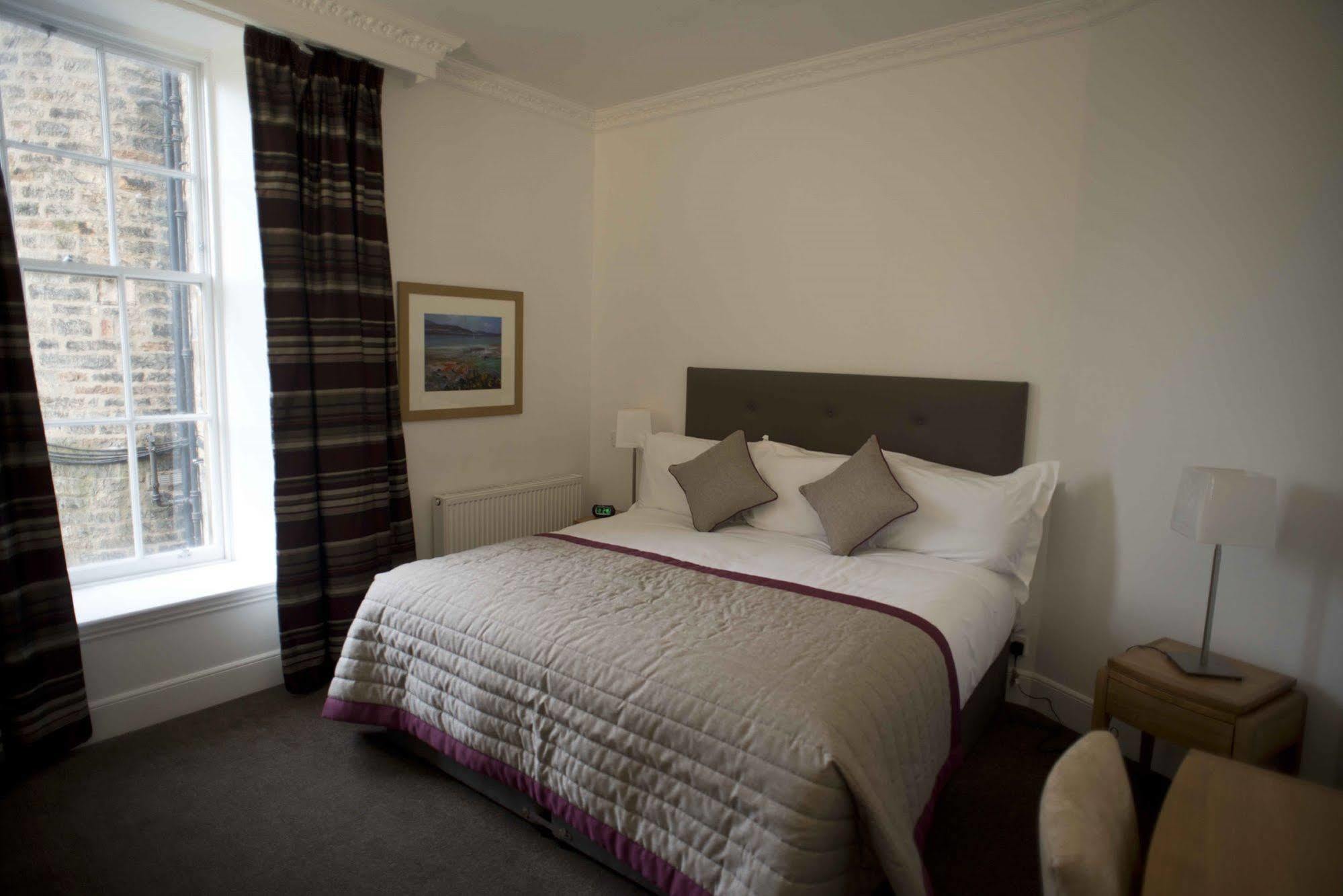 Fountain Court - Royal Garden 4*