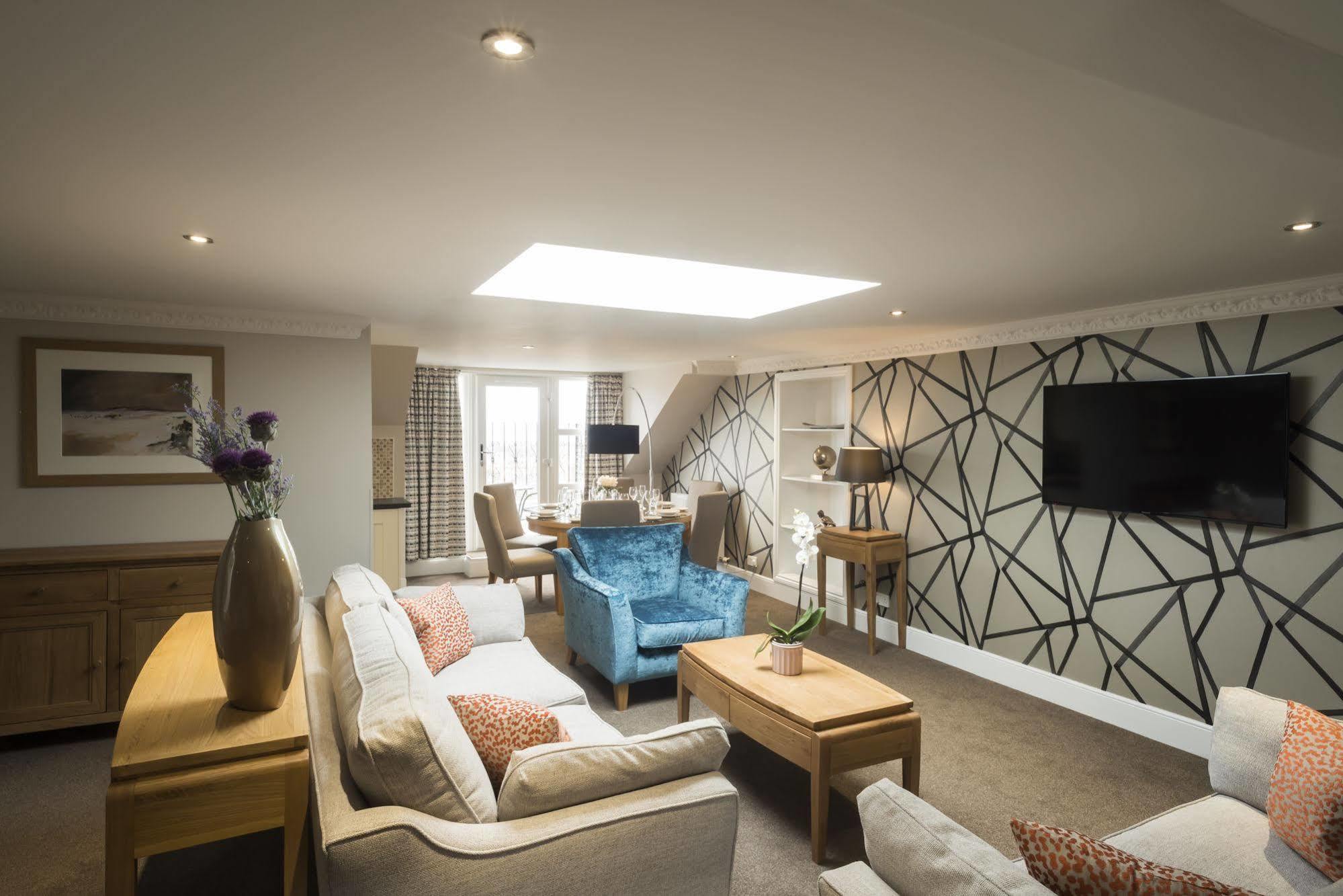 Fountain Court - Royal Garden Edinburgh