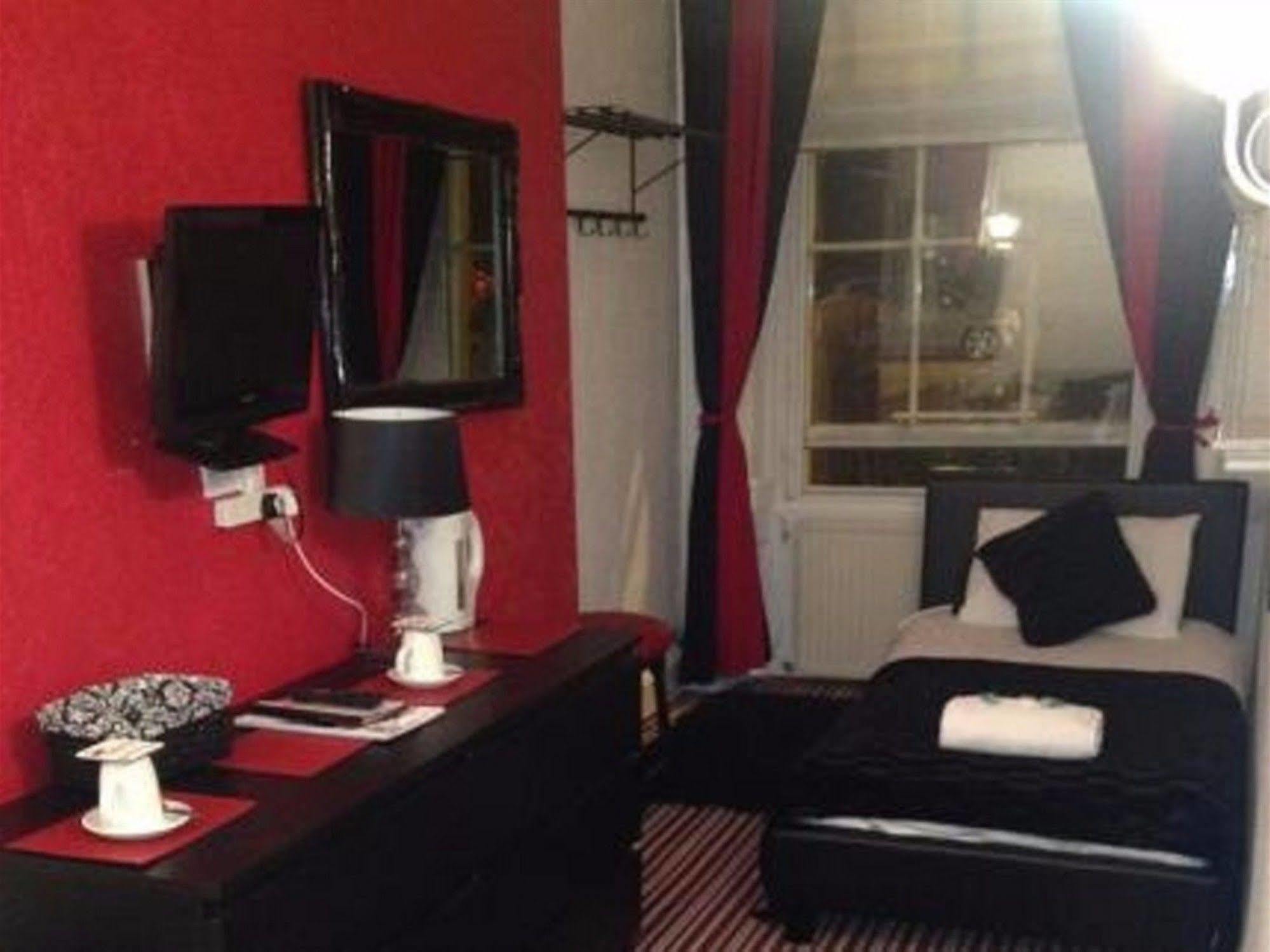 Playfair House 3*