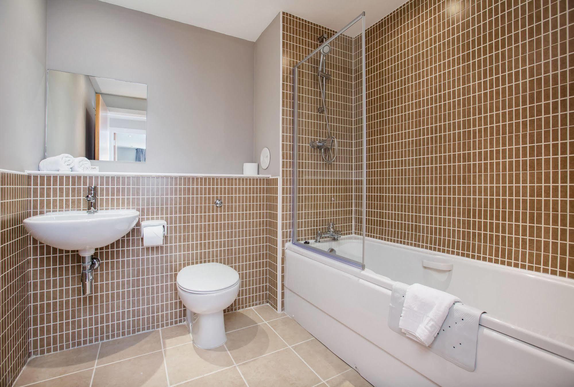 Hot-el-apartments Waterfront 4*