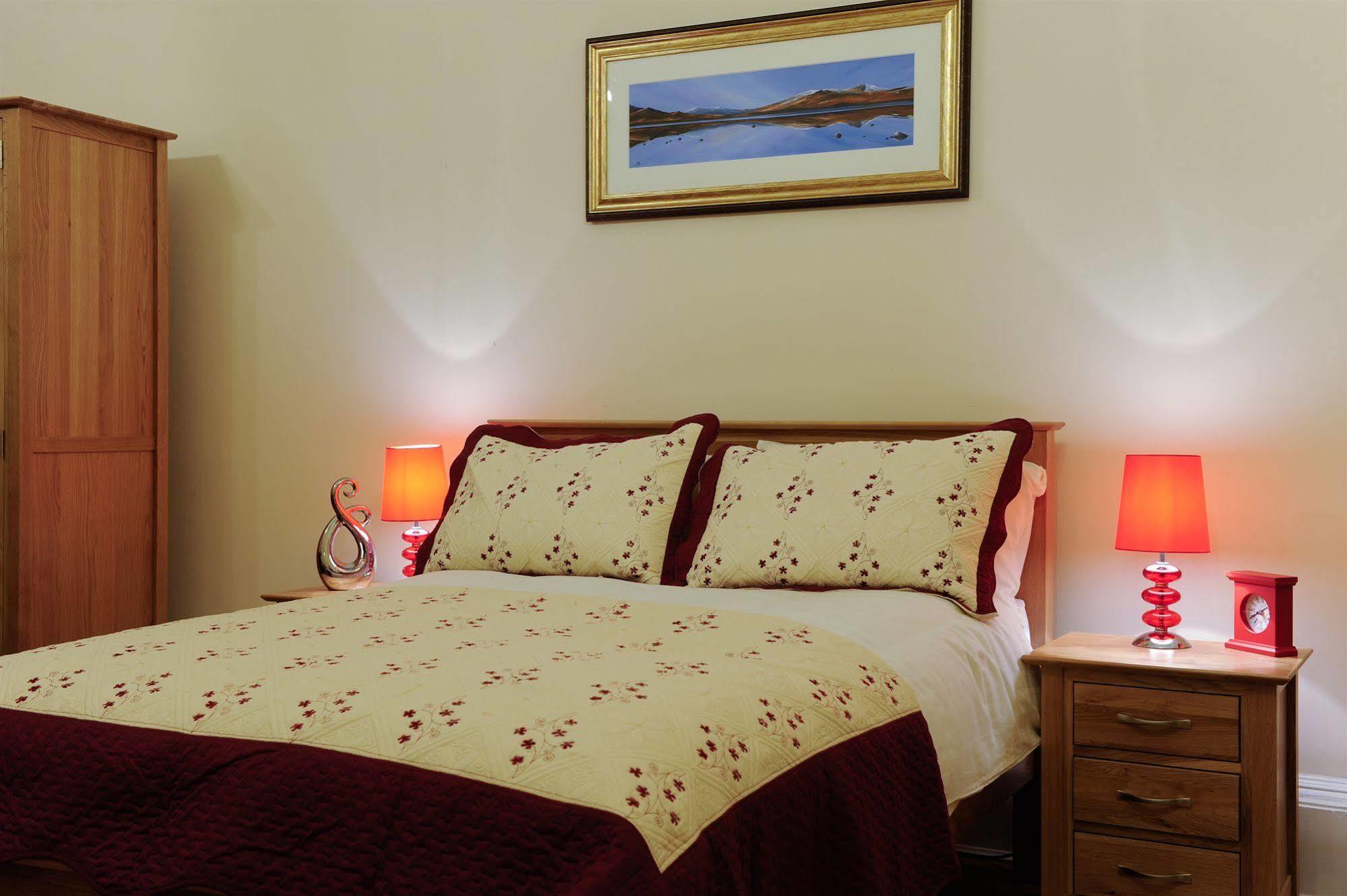 Aparthotel Edinburgh City Suites 4*