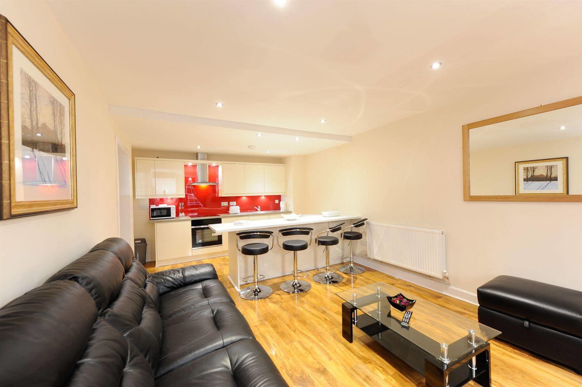 Edinburgh City Suites Aparthotel