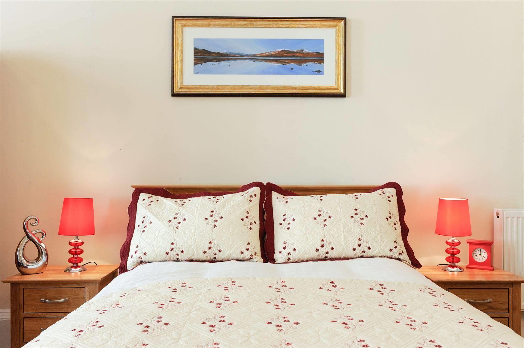 Aparthotel Edinburgh City Suites 4*