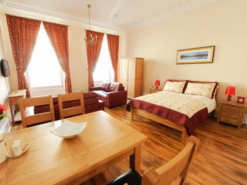 Aparthotel Edinburgh City Suites 4*