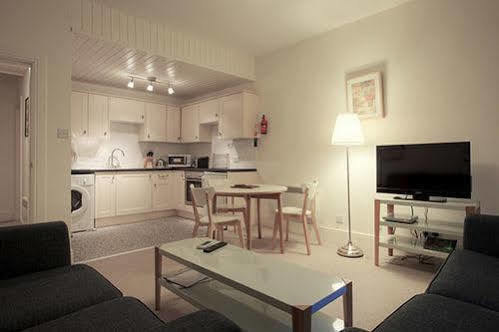 Destiny Scotland - Rose Street * Edinburgh