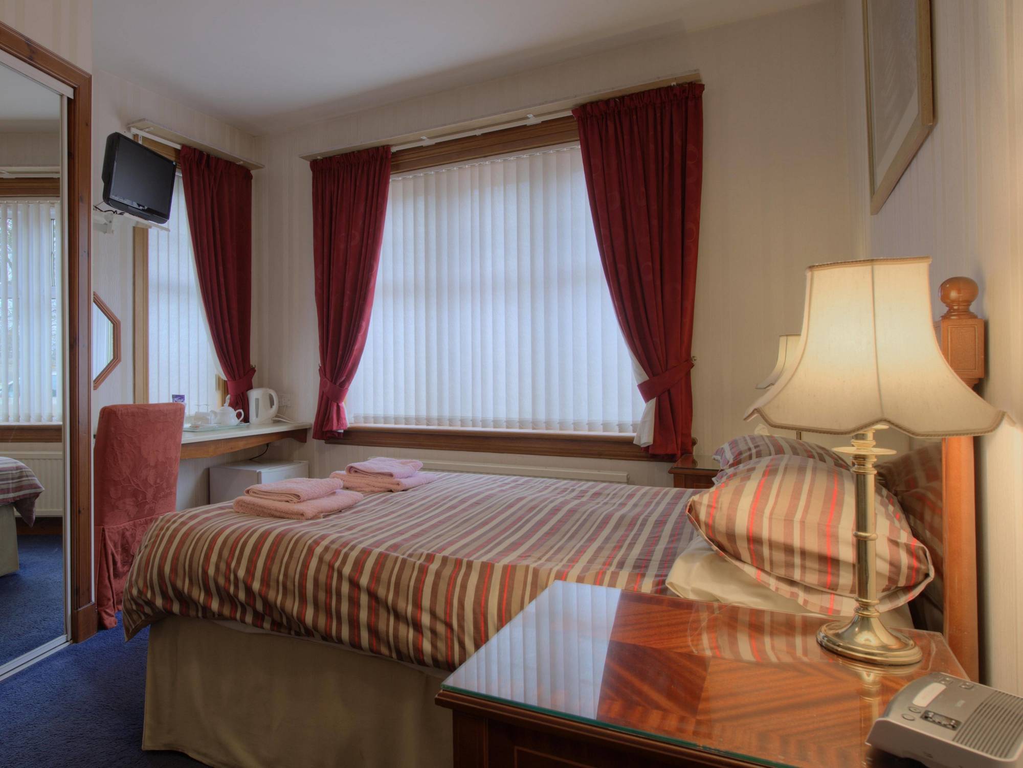 Guest house Acer 4*
