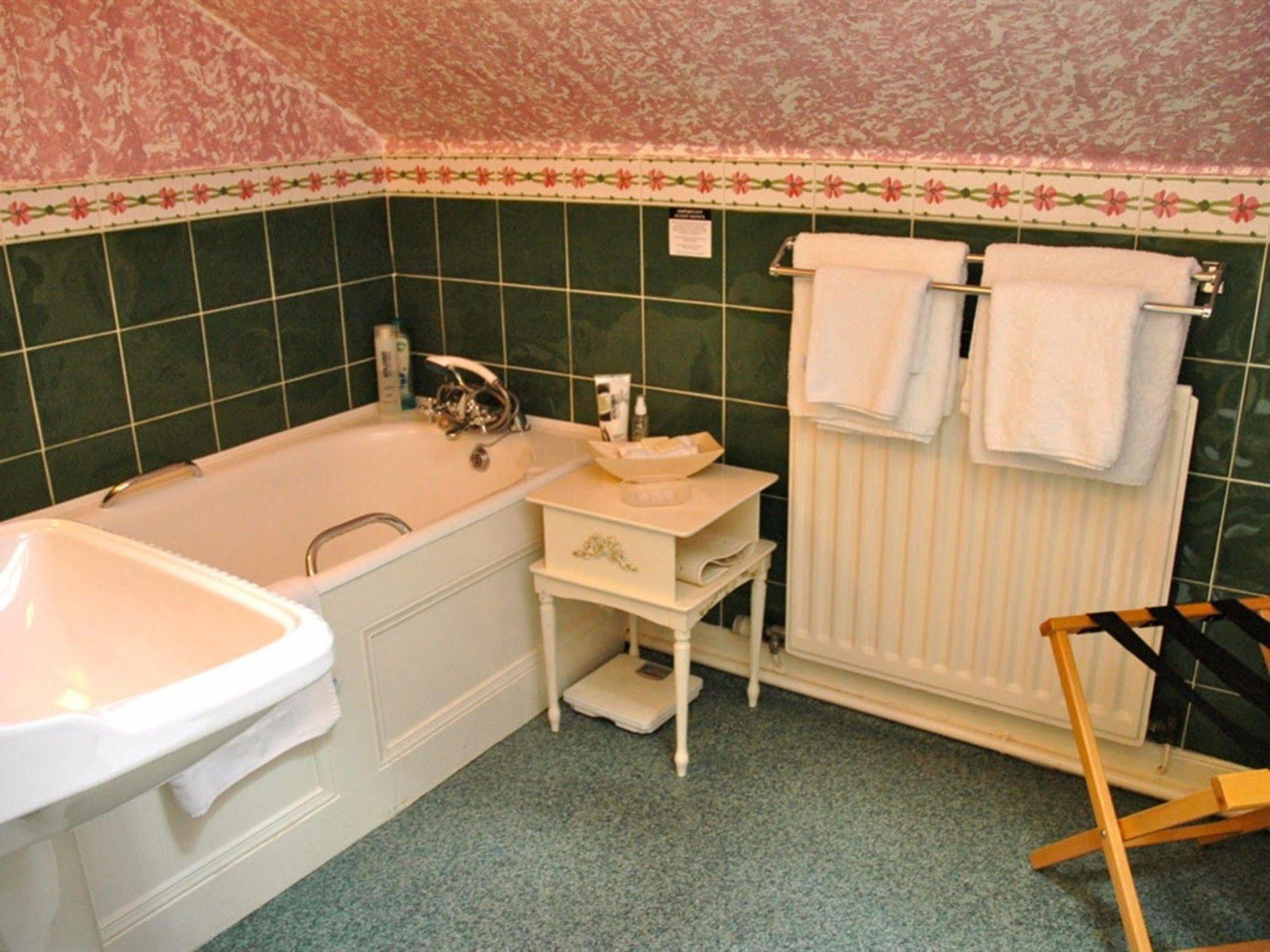 Bonnington Hotel