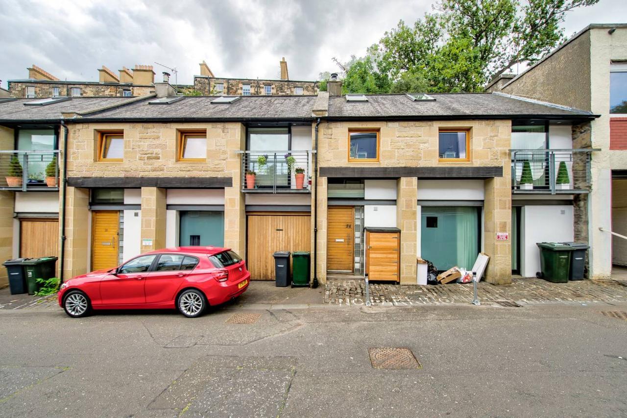 Altido Stunning And Modern 3bedroom Mews House With Parking Holiday home Edinburgh