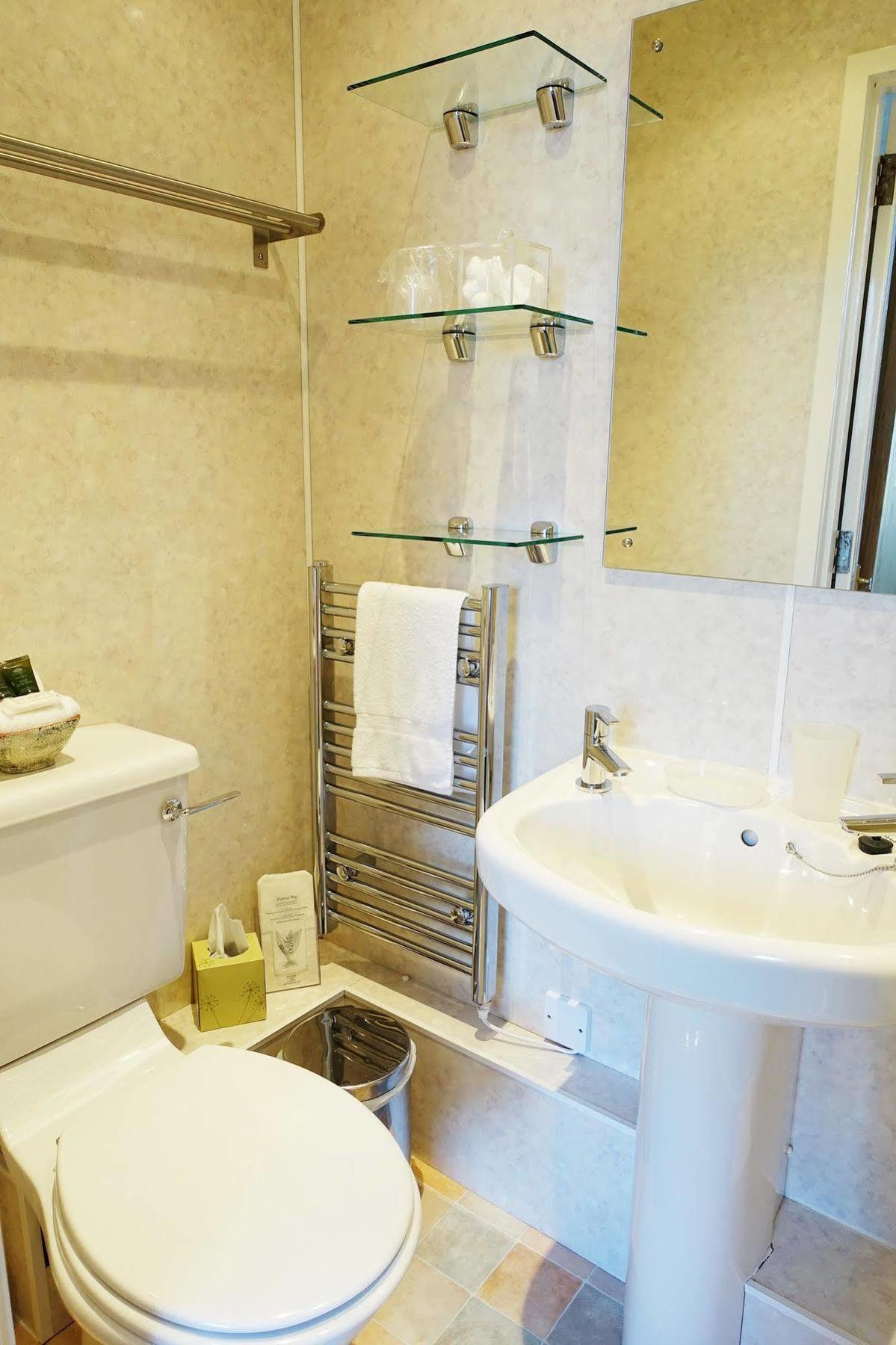 Guest house Gladstone House 4*