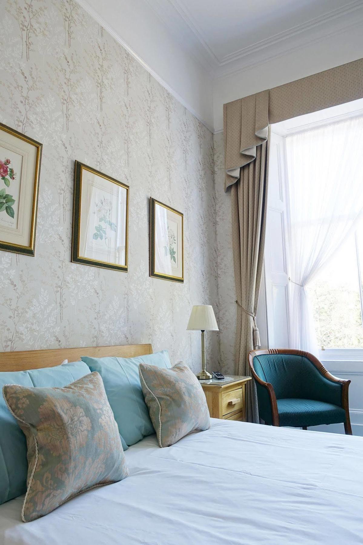 Guest house Gladstone House 4*