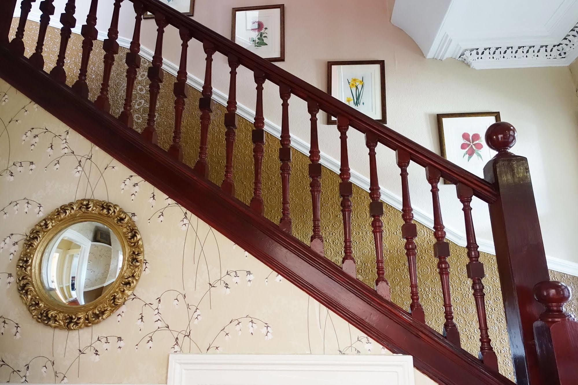 Gladstone House 4*
