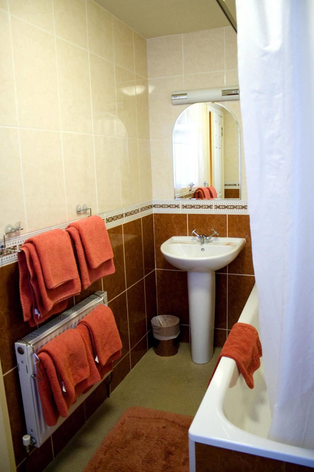 Hotel Pillars House 3*