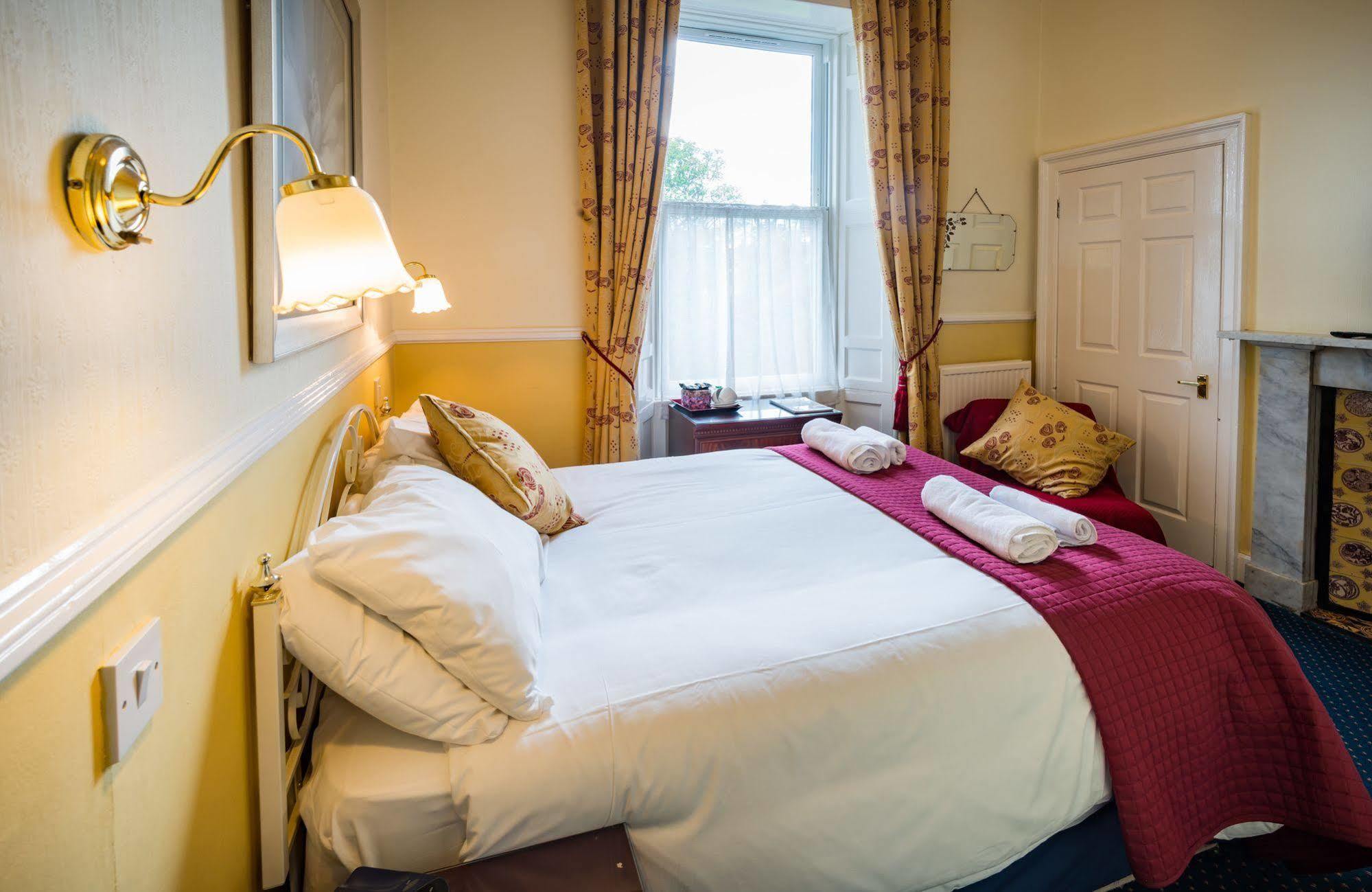 Strathallan Hotel 3*