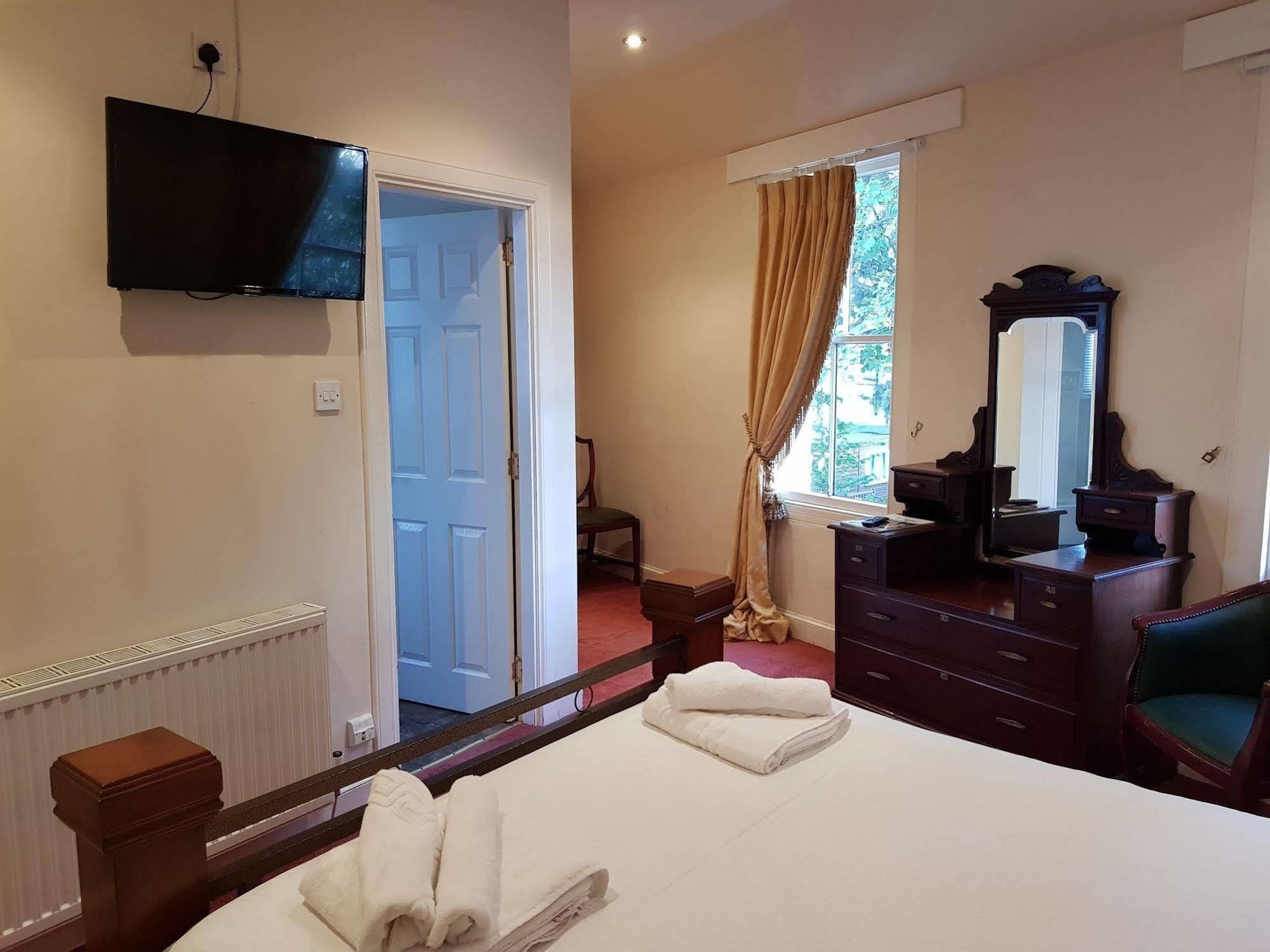 Inn Cedar Edinburgh