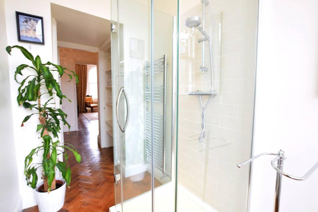 Altido Castle Terrace 3 Bedroom - Old Town Apartment Edinburgh