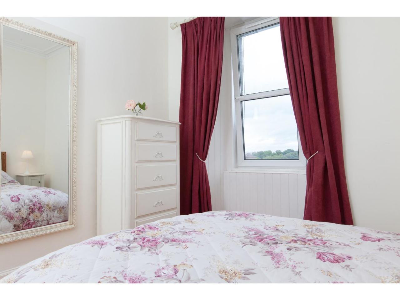 Homely Tenement For 2 Near Botanic Gardens Edinburgh